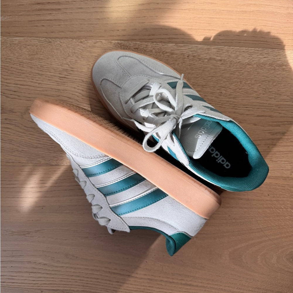Adidas Court Sneakers – Size 8 Women